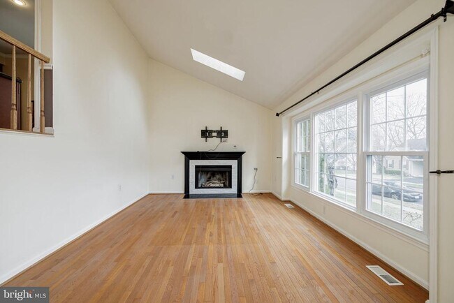 Foto del edificio - 7710 Green Garland Dr