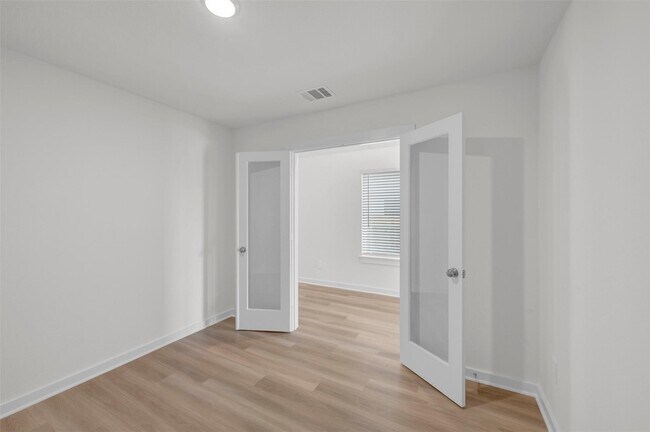 Building Photo - 10223 Burton Path