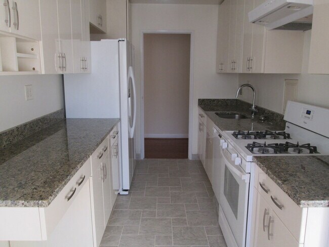 Remodeled Kitchen - 6641 Wakefield Dr