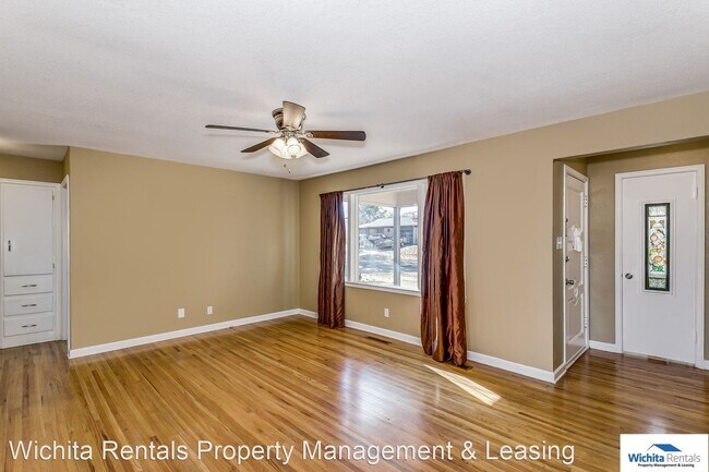 Building Photo - 3 br, 2 bath House - 822 S. Whittier St.