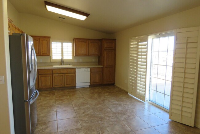 Building Photo - Beautiful 3/2 home in Friendly Hills!