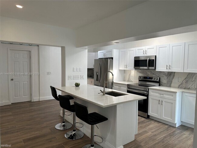 Foto del edificio - 2 br, 2 bath House - 417 NW 14th Way