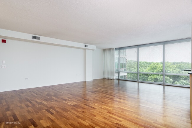 Building Photo - 9725 Woods Dr