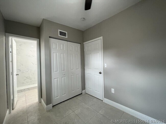 Building Photo - 3990 Plum Tree Dr