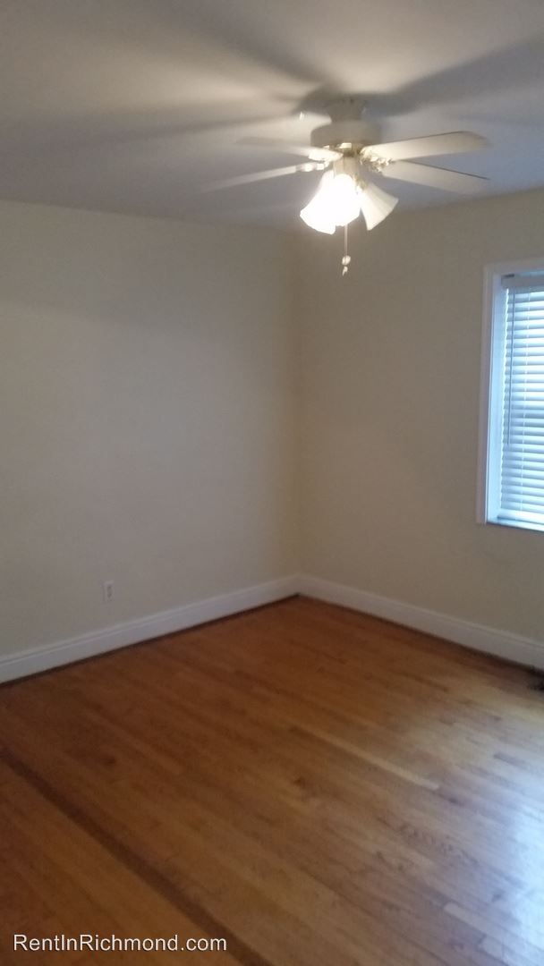 Foto del edificio - 4031 Sharon Ct