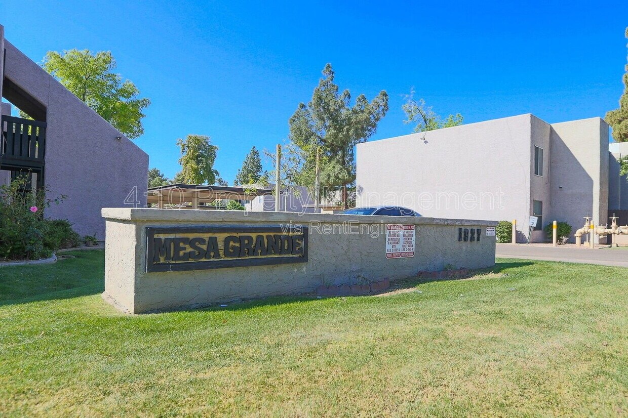 Foto del edificio - 1927 E Hampton Ave