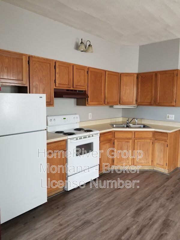 Building Photo - 536 S 3rd St W