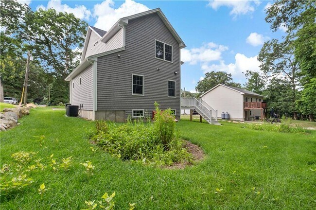 Building Photo - 97 Winterberry Rd