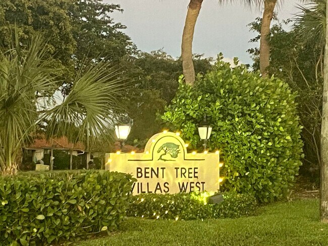 Building Photo - 9840 Clusia Tree Dr