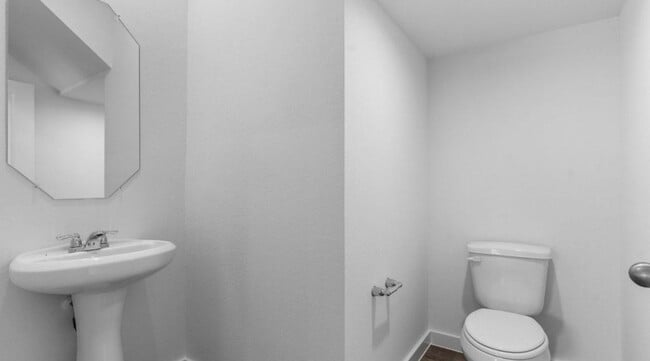 Building Photo - 8051 Marchese Dr