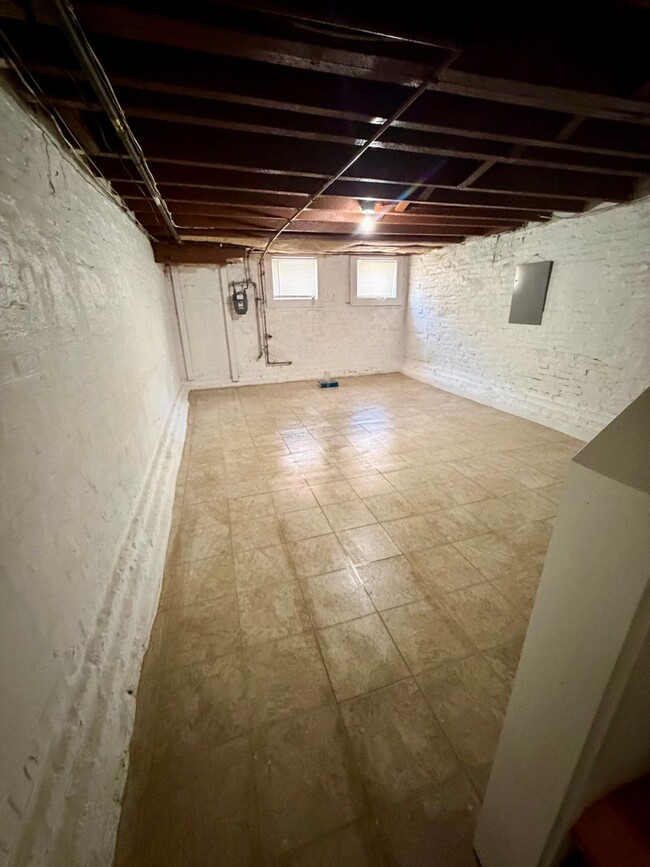 Building Photo - Historic Charm Meets Modern Comfort in Charles Village