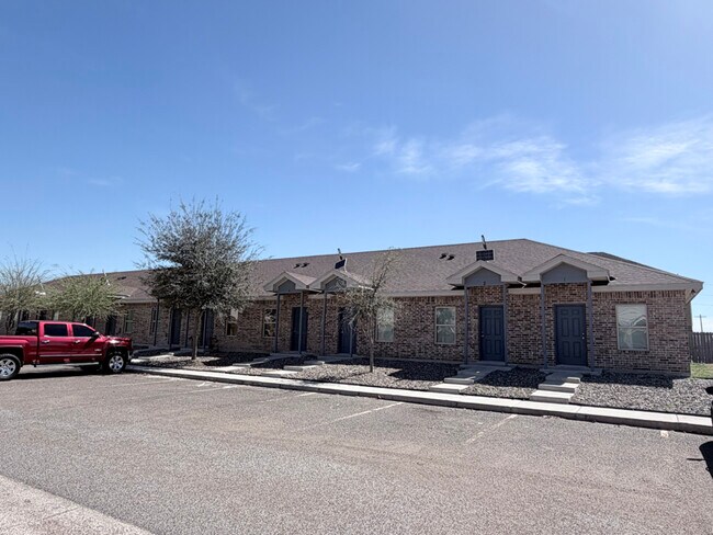 Foto del edificio - 3300 N Moorefield Rd