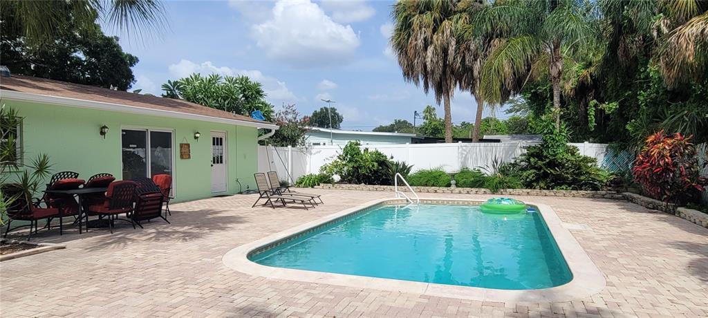Foto principal - 7610 W Henry Ave