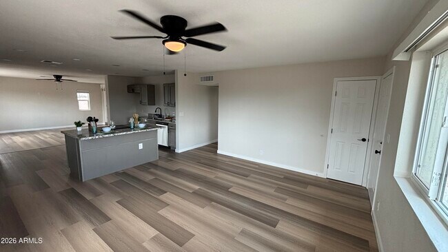 Foto del edificio - 902 E 8th Ave