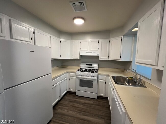 Foto del edificio - 1270 N Broad St
