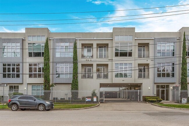 Building Photo - 207 Pierce St