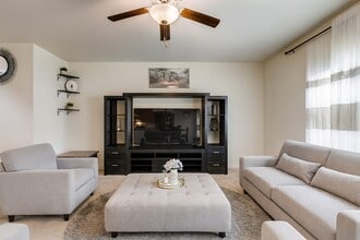 Building Photo - 1215 Hollow Stone Dr