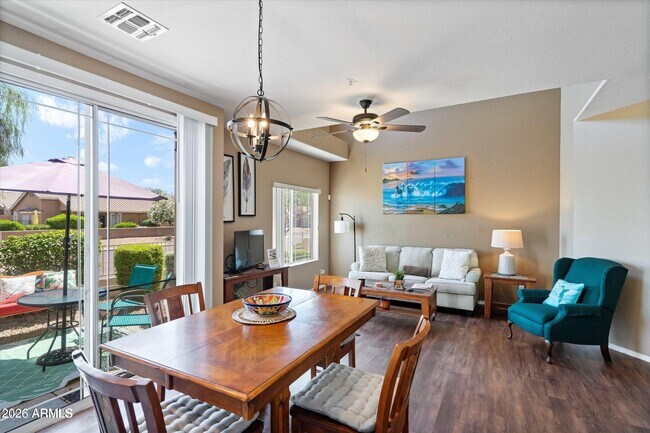 Foto del edificio - 9750 N Monterey Dr
