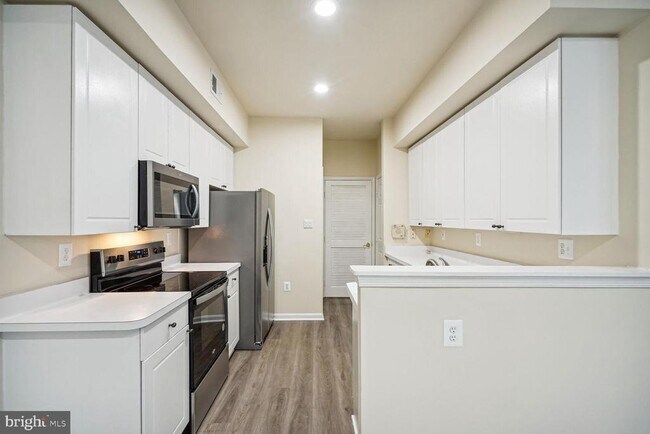 Foto del edificio - 12899 Titania Way