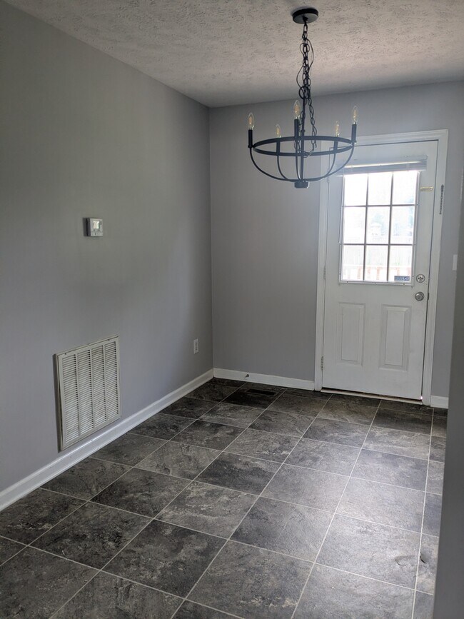 Building Photo - 207 Faldo Dr