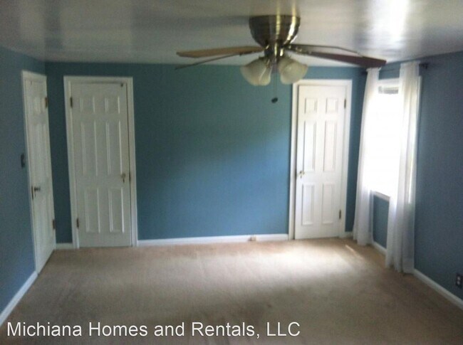 Building Photo - 4 br, 1.5 bath House - 2033 Portage Ave