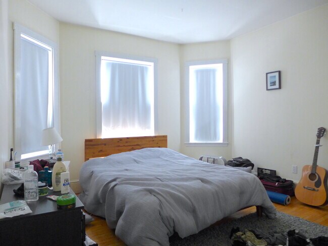 Building Photo - 327 Faneuil St
