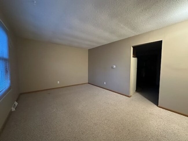 Building Photo - 2 bedroom 1 bath home in Chatham $1150.00