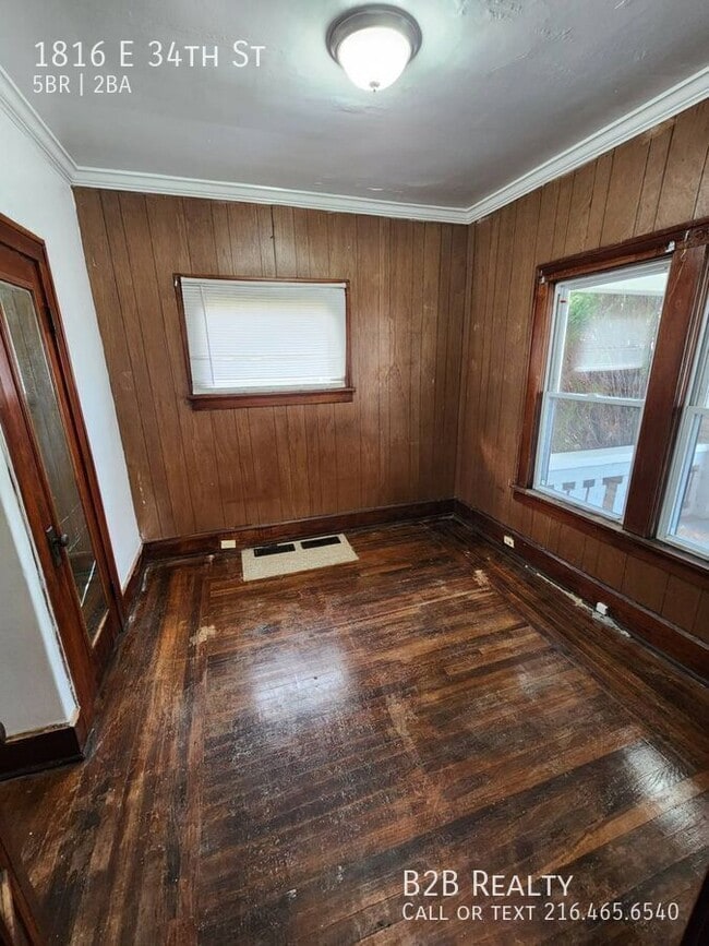 Foto del edificio - 1816 E 34th St