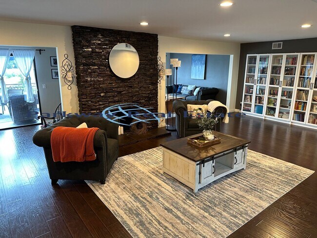 Foto del edificio - 347 S Westwind Dr