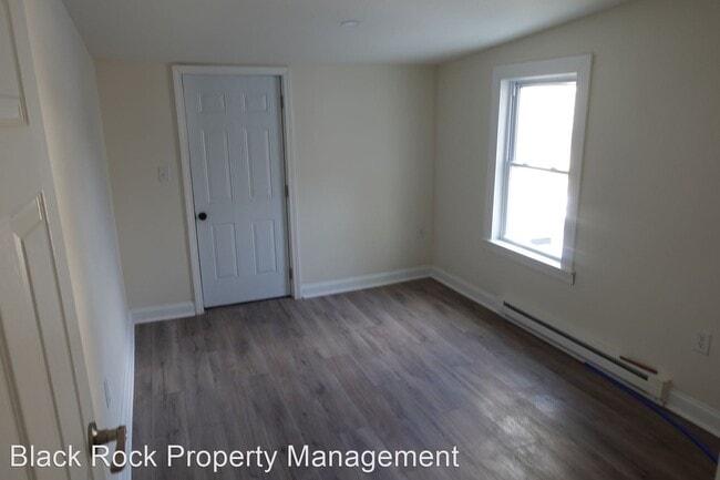Building Photo - 3 br, 1 bath House - 236 Valley St