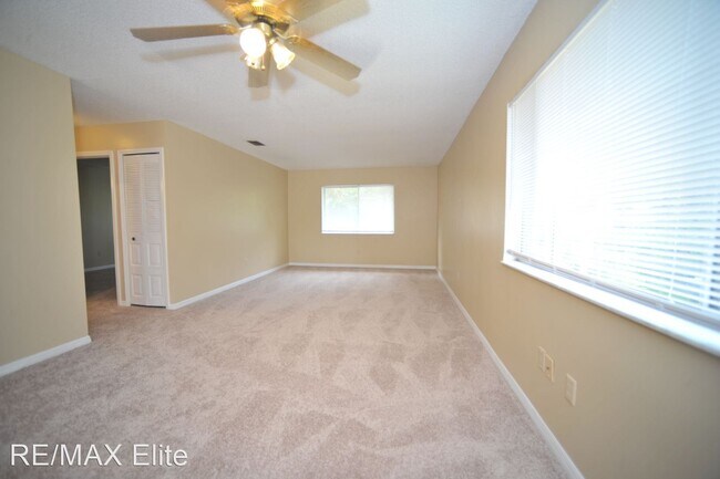 Building Photo - 2 br, 1 bath House - 2410 Fox Hollow Dr