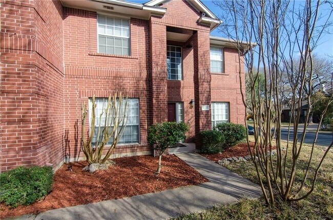 Foto del edificio - 4004 Halfway Cove