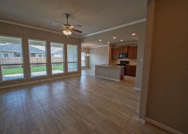 Building Photo - 3 Bedroom- 2 Bathroom in Hills of Westwood