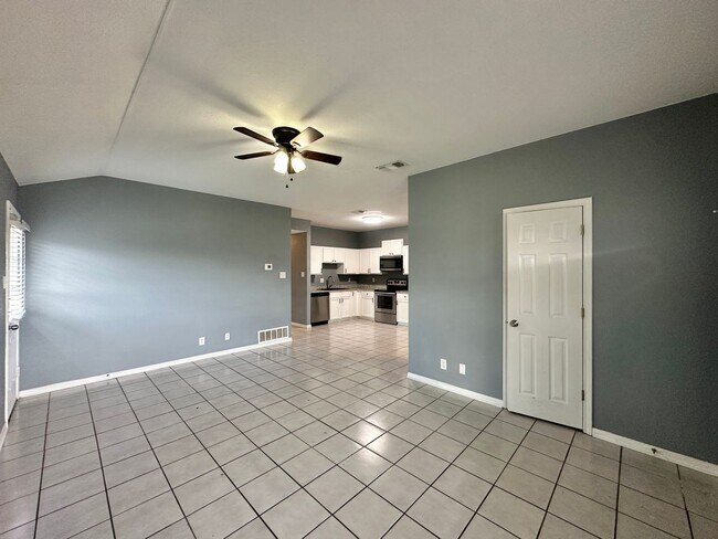 Foto del edificio - 5206 Daybreak Cir