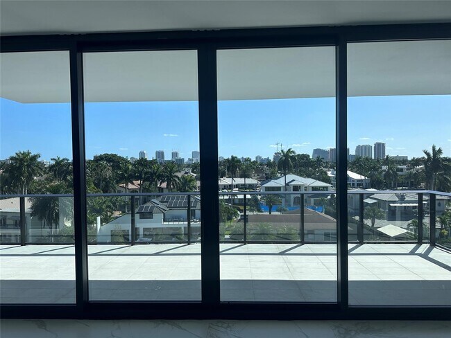 Building Photo - 160 Isle of Venice Dr