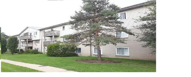 Building Photo - 555 Deepwoods Dr