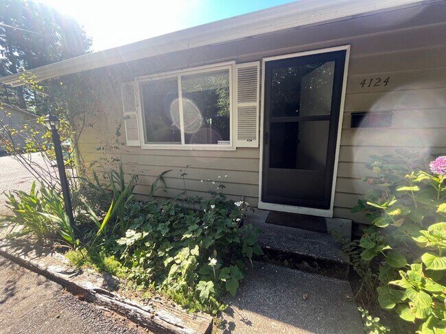 Foto del edificio - 4122-4130 SE Howe St