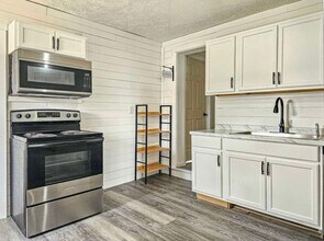 Building Photo - 1123 OH-552