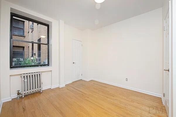 Building Photo - 305 W 45th St