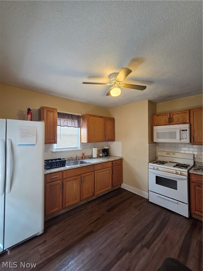 Foto del edificio - 22031 Miller Ave