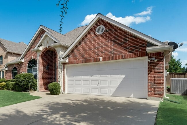 Foto del edificio - A must see home in Grand Prairie!