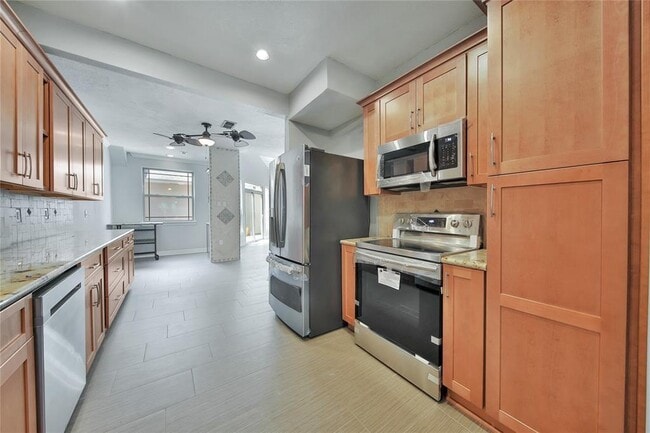 Building Photo - 652 N Eldridge Pkwy