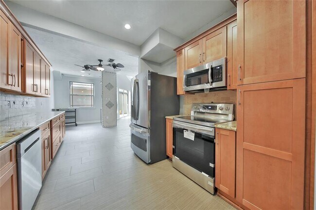 Foto del edificio - 652 N Eldridge Pkwy