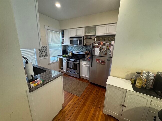 Foto del edificio - 5 Oak Square Ave