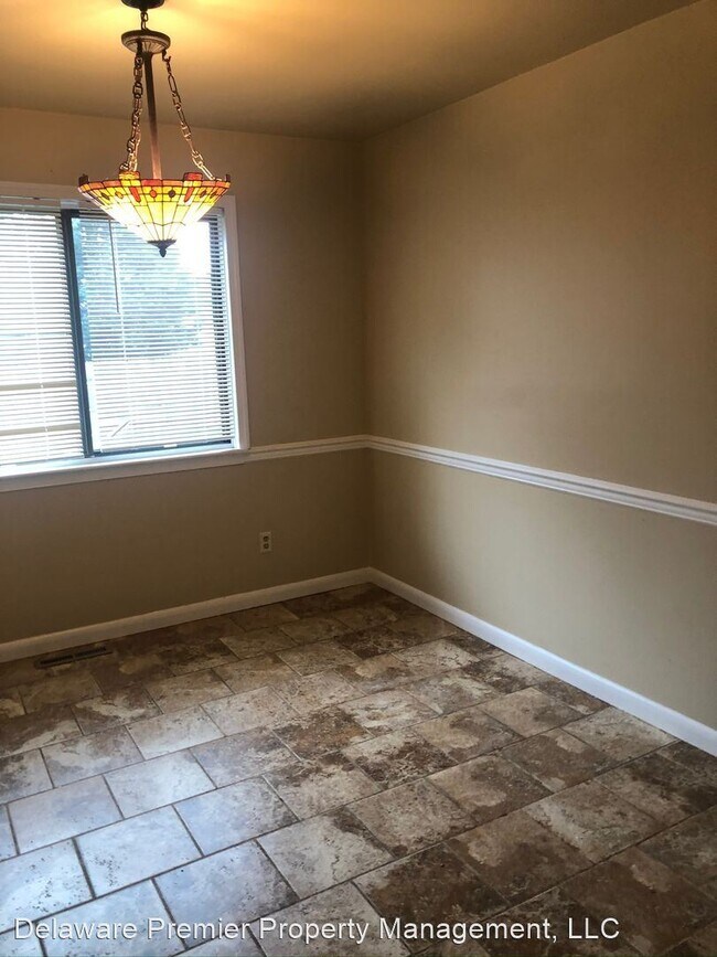 Foto del edificio - 3 br, 1.5 bath House - 2 White Drive