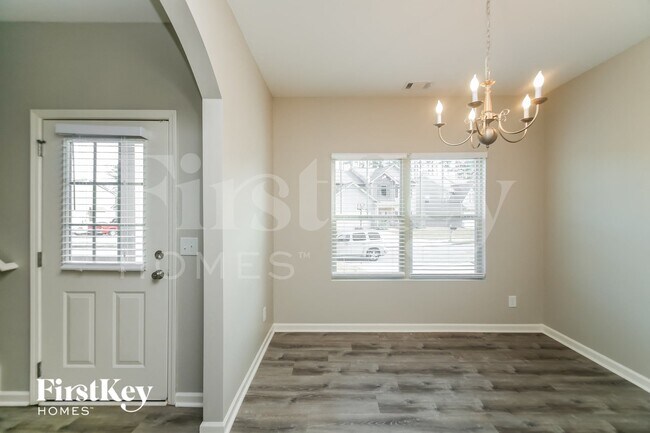 Foto del edificio - 179 Spring Forrest Ln