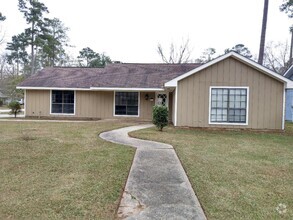 Building Photo - 201 Driftwood St