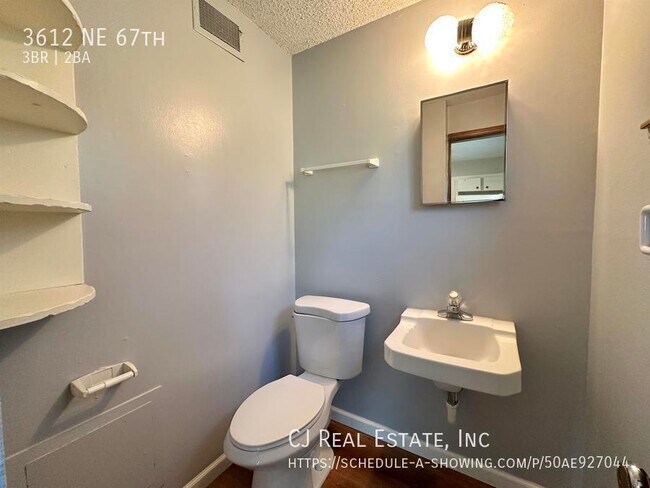 Building Photo - 3612 NE 67th-