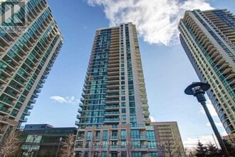 Building Photo - 215 Sherway Gardens Rd