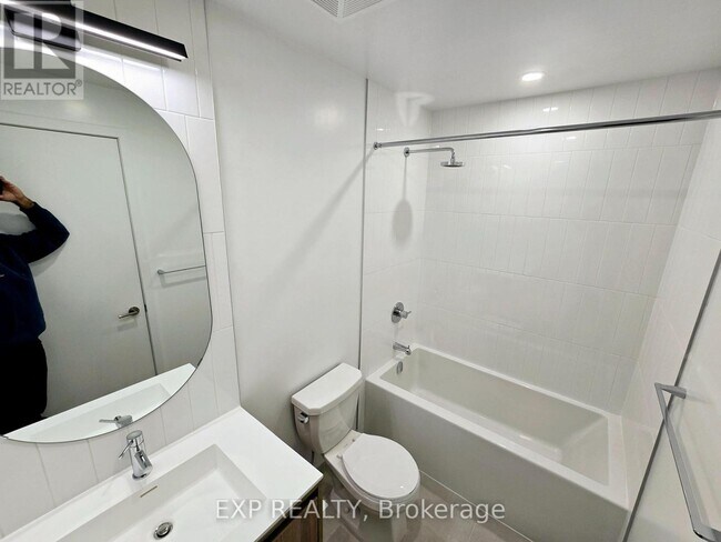 Building Photo - 7950 Bathurst St